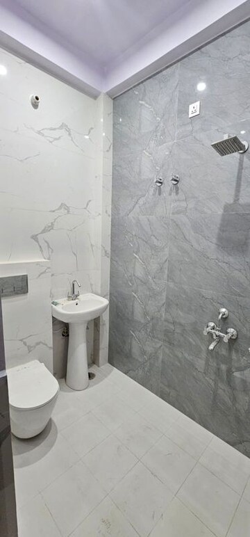 Bathroom in 3.5 BHK Independent House at Kailasha Enclave, Sultanpur Road – for Rent