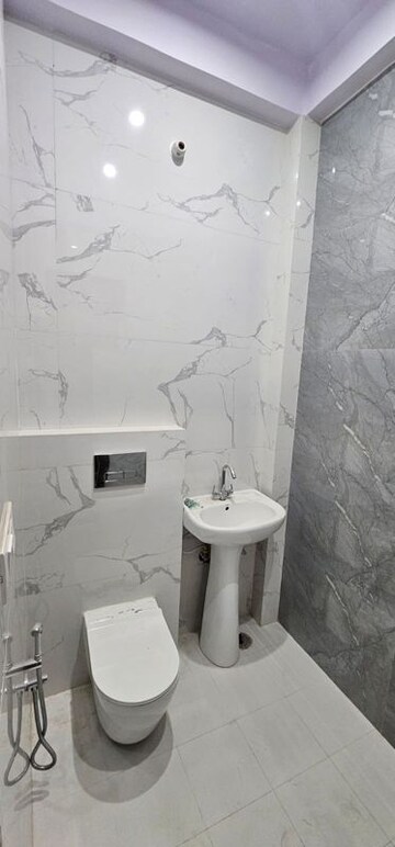 Bathroom in 3.5 BHK Independent House at Kailasha Enclave, Sultanpur Road – for Rent