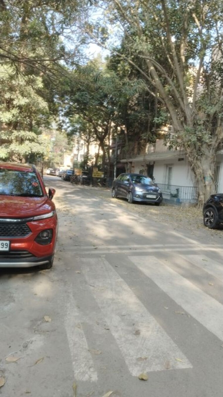  Parking, sarita vihar 3 Bedroom 2000 Sq.Ft. Apartment In Sarita Vihar Delhi 10027538