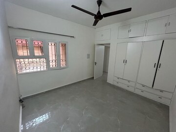 Room in 3 BHK Apartment at Sarita Vihar – for Rent