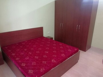 Bedroom in 2 BHK Builder Floor at Sector 45 – for Rent