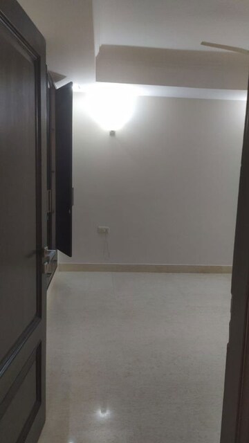 Room in 4 BHK Builder Floor at Greater Kailash I – for Rent