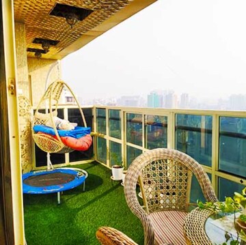 Bedroom in 5 BHK Builder Floor at Andheri West – for Sale