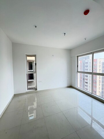 Room in 2.5 BHK Apartment at Lodha Codename Premier, Dombivli East – for Rent