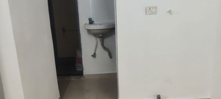 Bathroom, chunabhatti 1 Bedroom 450 Sq.Ft. Apartment In Chunabhatti Mumbai 10027602