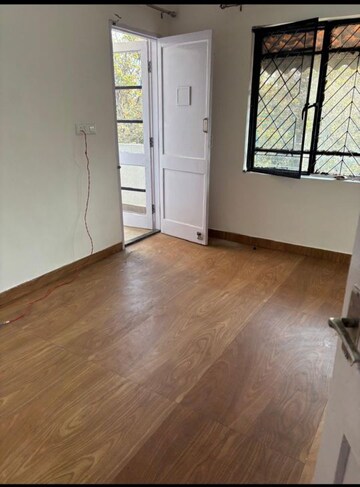 Room in 4 BHK Builder Floor at Sector 47 – for Rent