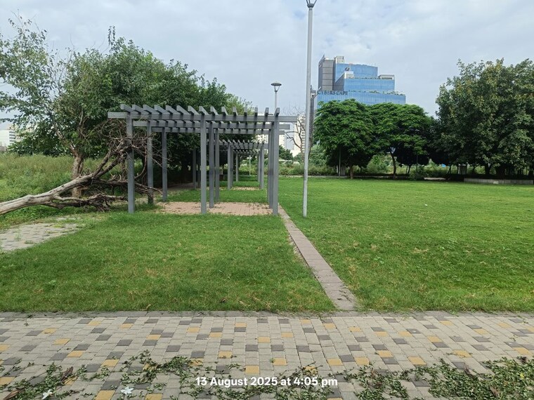 Garden, ireo-skyon 4 Bedroom 300 Sq.Yd. Builder Floor In Sector 60 Gurgaon 10027744
