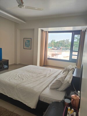Bedroom in 5 BHK Builder Floor at Sector 8 – for Rent