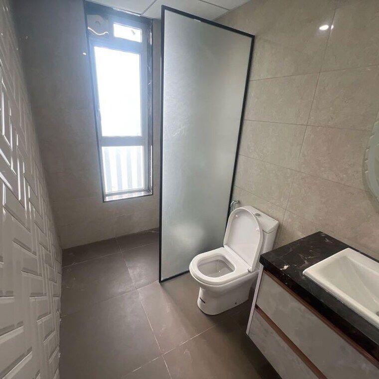 Bathroom, kalpataru-vista 4 Bedroom 3905 Sq.Ft. Apartment In Sector 128 Noida 10027764
