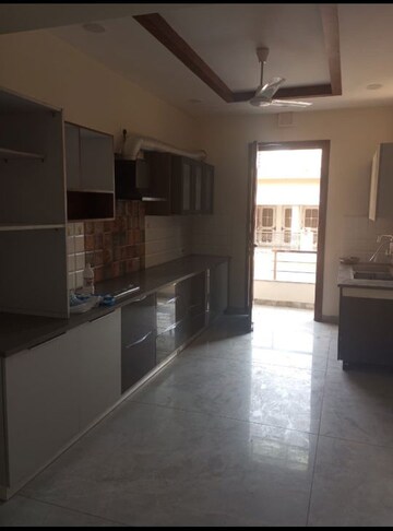 Kitchen in 3 BHK Builder Floor at Sector 35 – for Rent