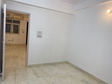 Room in 2 BHK Builder Floor at Indrapuram – for Rent