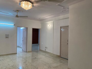 Room in 2 BHK Builder Floor at Indrapuram – for Rent