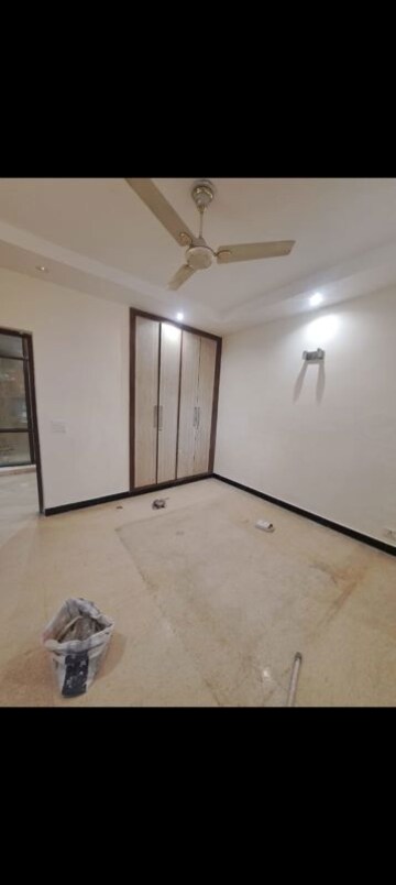 Room in 3 BHK Builder Floor at Greater Kailash Part 3 – for Rent