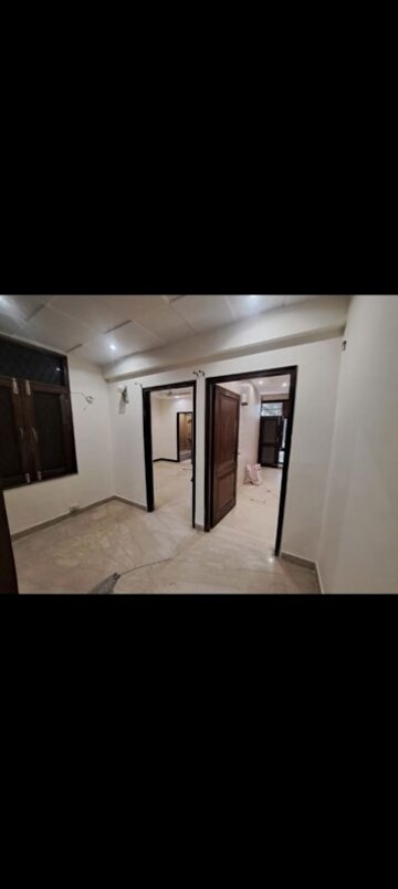 Room in 3 BHK Builder Floor at Greater Kailash Part 3 – for Rent
