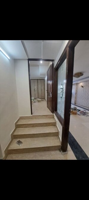 3 BHK Builder Floor – Entrance View at Greater Kailash Part 3 - for Rent