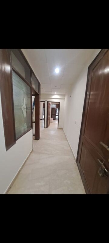 3 BHK Builder Floor – Entrance View at Greater Kailash Part 3 - for Rent