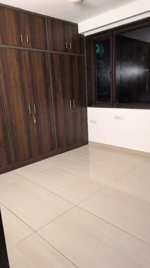 Room in 4 BHK Builder Floor at Greater Kailash ii – for Rent