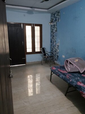 Living Room in 2 BHK Builder Floor at Chinhat – for Rent