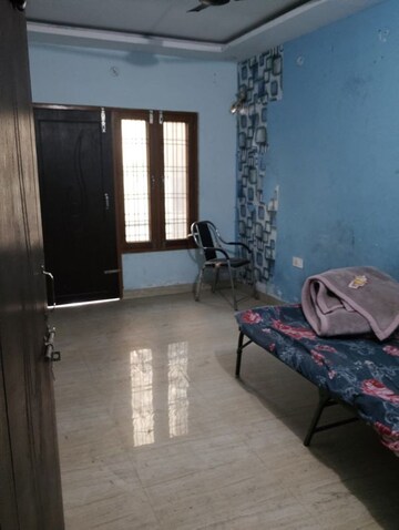 Living Room in 2 BHK Builder Floor at Chinhat – for Rent