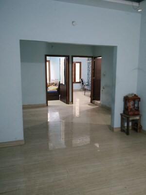 Room in 2 BHK Builder Floor at Chinhat – for Rent