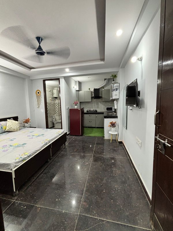 1 Rk  200 Sq.Ft. Builder Floor in The Grand