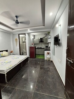 1 RkBuilder Floor For Rent in The Grand