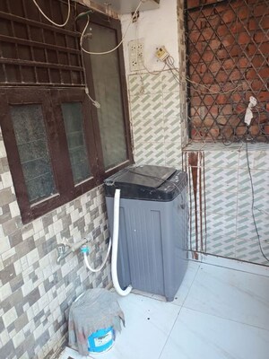 Bathroom in 1 BHK Builder Floor at Ardee City, Sector 52 – for Rent