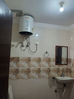 Bathroom in 1 BHK Builder Floor at Ardee City, Sector 52 – for Rent