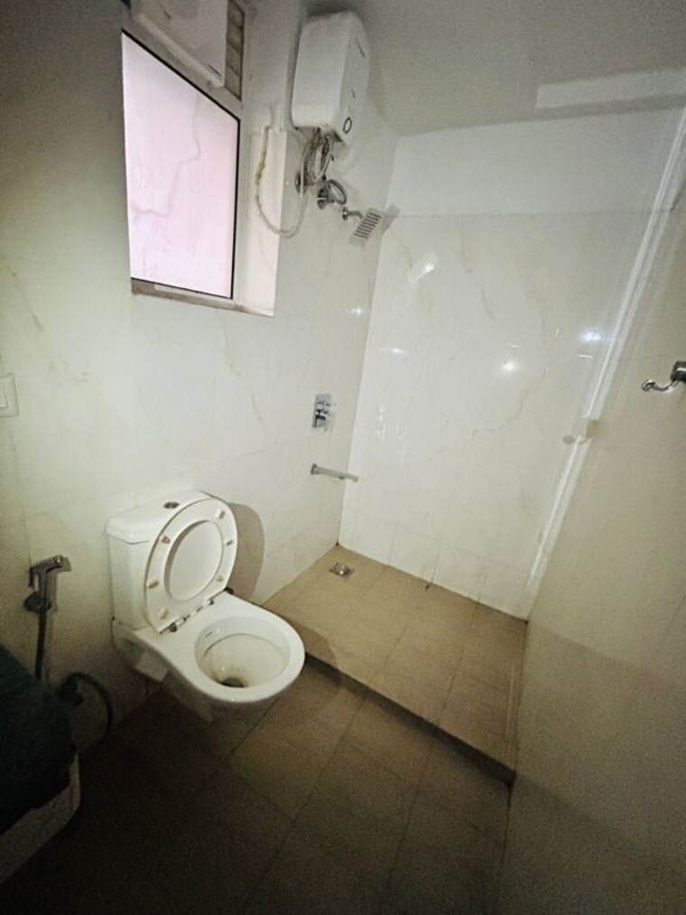 Bathroom, dlf-my-pad 1 RK 600 Sq.Ft. Apartment In Gomti Nagar Lucknow 9986429
