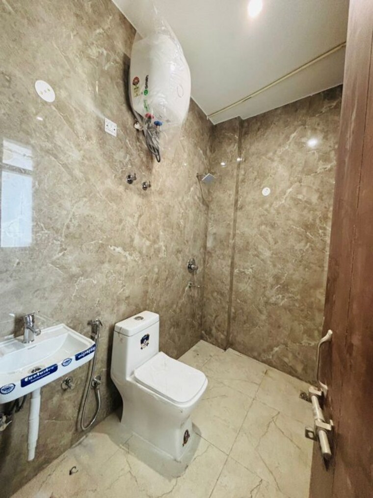 Bathroom, ardee-mall 1 Bedroom 650 Sq.Ft. Builder Floor In Sector 52 Gurgaon 10027820