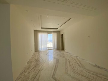 Room in 3 BHK Apartment at Lavelle Road – for Rent