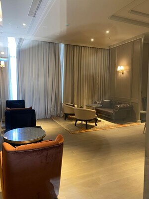 Living Room in 3 BHK Apartment at Lavelle Road – for Rent