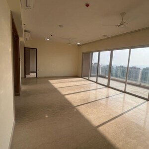 Room in 4 BHK Apartment at Kalpataru Vista, Sector 128 – for Rent