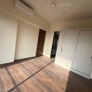 Room in 4 BHK Apartment at Kalpataru Vista, Sector 128 – for Rent