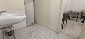 Bathroom in 1 BHK Apartment at Vinod Villa Worli, Worli – for Rent