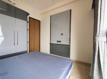 Room in 2 BHK Apartment at Piramal Vaikunth, Balkum Pada – for Rent