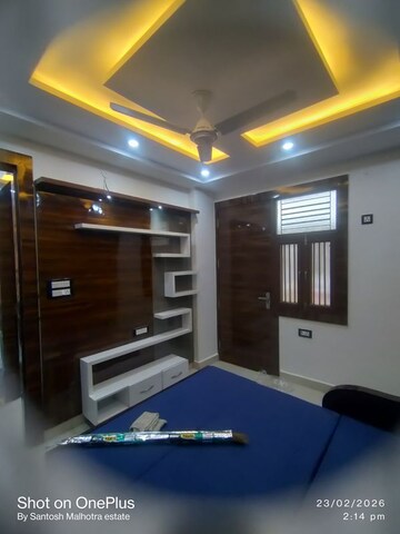 Master Bedroom in 2 BHK Builder Floor at Dwarka Mor – for Rent