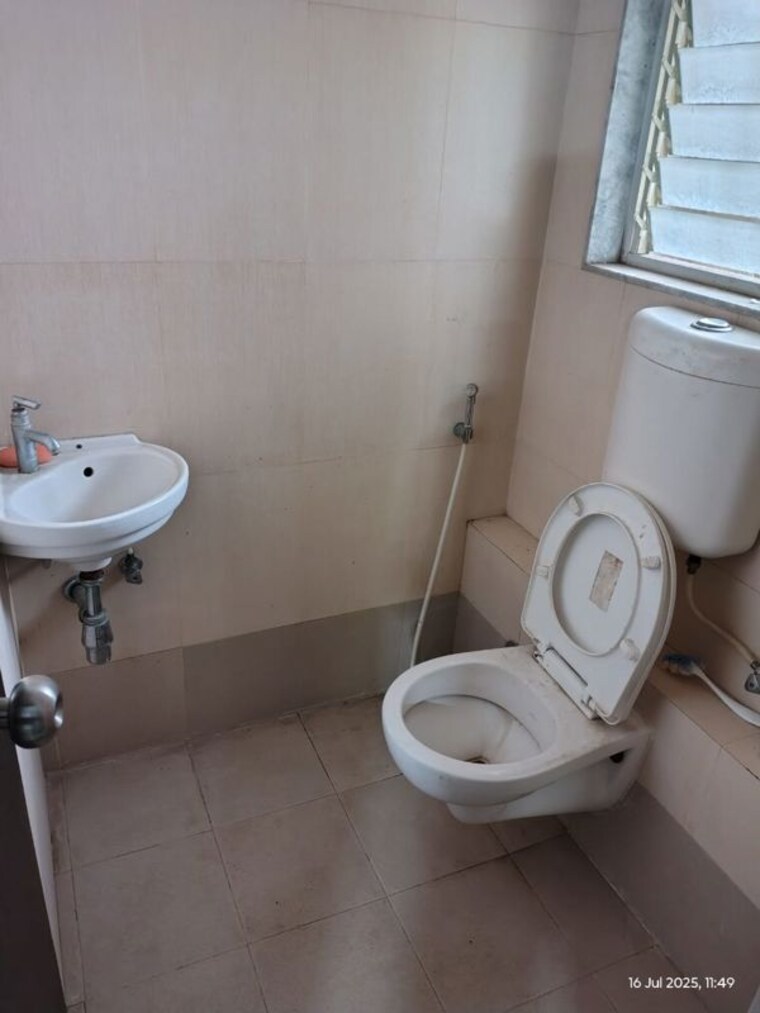 Bathroom, gund-and-pethe-life-square 2 Bedroom 1072 Sq.Ft. Apartment In Lohgaon Pune 10027855