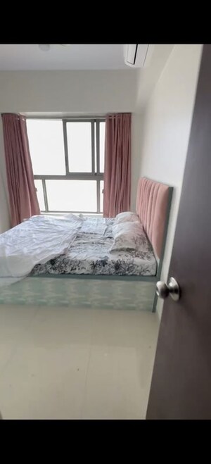 Bedroom in 2 BHK Apartment at Kalpataru Paramount, Kapur Bawdi – for Rent