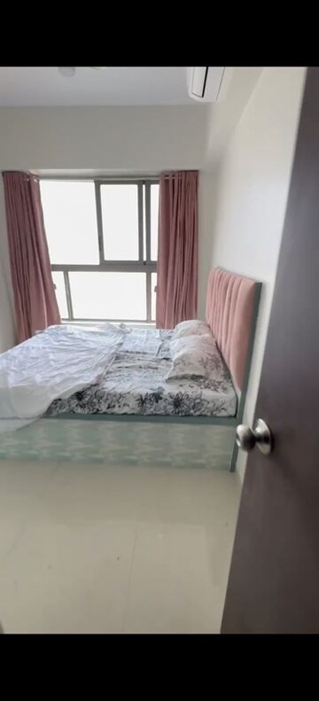 Bedroom in 2 BHK Apartment at Kalpataru Paramount, Kapur Bawdi – for Rent