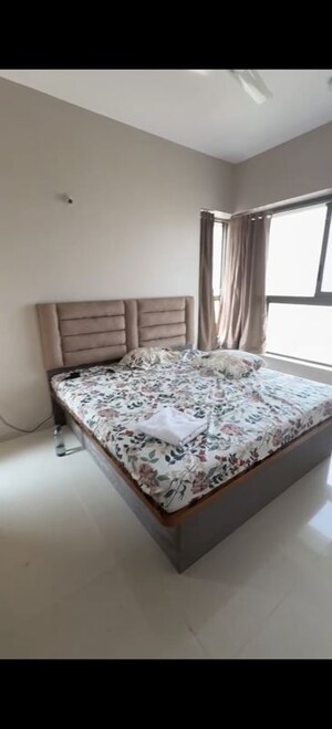 Bedroom in 2 BHK Apartment at Kalpataru Paramount, Kapur Bawdi – for Rent