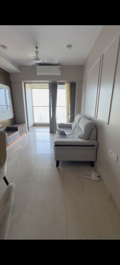 2 BHK Apartment For Rent in Kalpataru Paramount