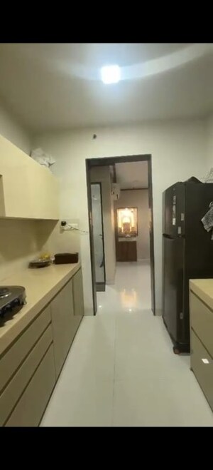 Furnished Amenities in 2 BHK Apartment at Sheth Avalon, Laxmi Nagar – for Rent