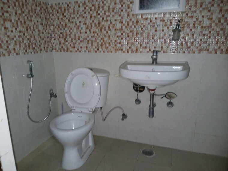 Bathroom, jm-florence 2 Bedroom 950 Sq.Ft. Apartment In Tech Zone 4 Greater Noida Greater Noida 10027868
