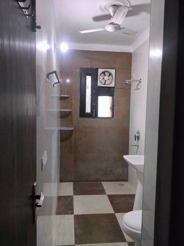 Bathroom in 2 BHK Builder Floor at Uday Arden 45, Sector 45 – for Rent