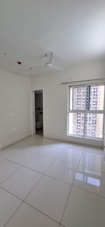 Room in 3 BHK Apartment at Godrej Park Ridge, Manjari – for Rent