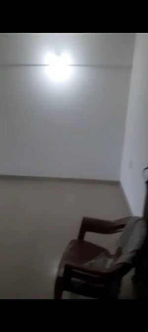 Furnished Amenities in 2 BHK Apartment at Giridhar Oasis, Kharadi – for Rent