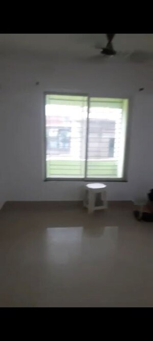 Room in 2 BHK Apartment at Giridhar Oasis, Kharadi – for Rent