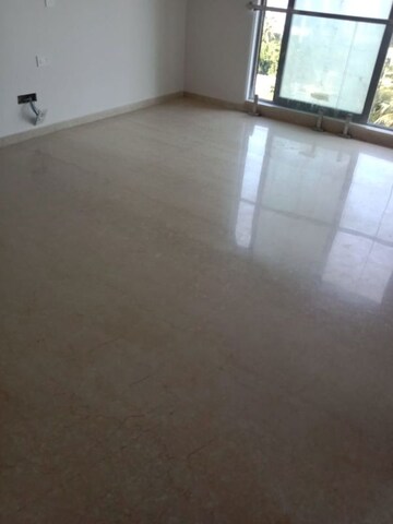 Room in 2 BHK Apartment at Tilak Nagar Building, Tilak Nagar – for Sale