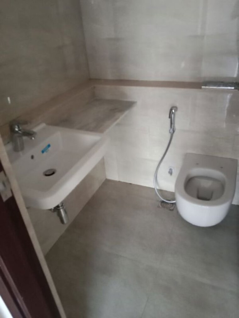 Bathroom, tilak-nagar-building 2 Bedroom 1112 Sq.Ft. Apartment In Tilak Nagar Mumbai 10027885